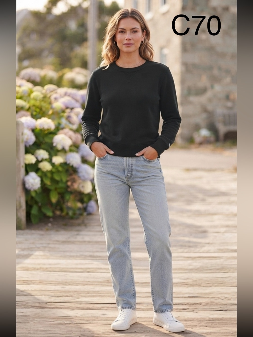 Universal Thread Classic Black Crewneck Sweater, Size Small